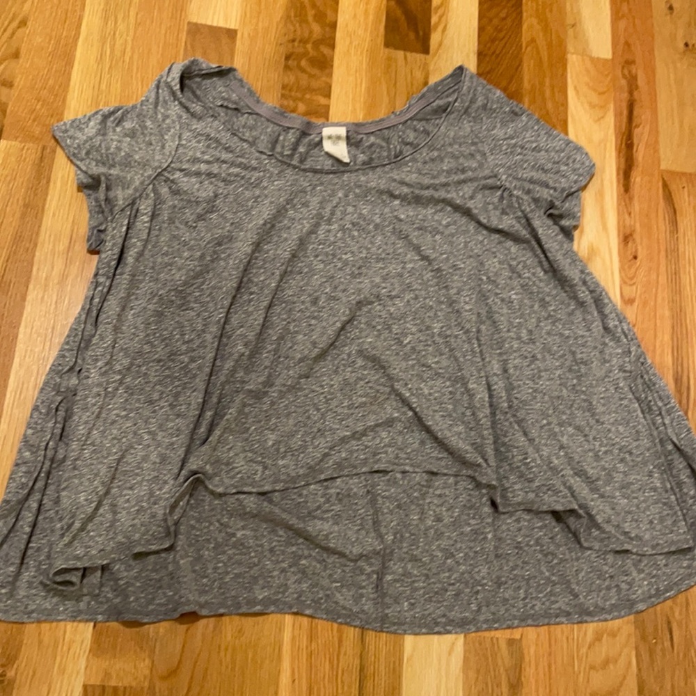 Free People high-low grey flow-y/flouncy short sleeved top size medium